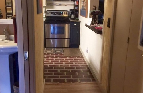 Glenville Apartment | 1 Nighters Welcome Cedar Duplex, NO Stairs, Easy Access, Mountain View!