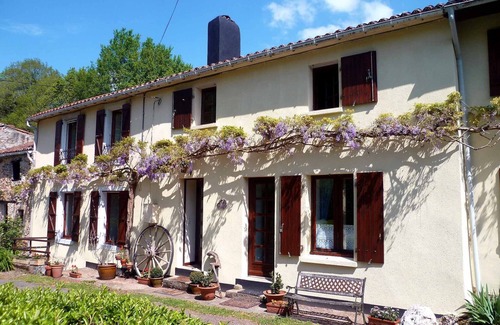 Vernoux-en-Gatine House | 1 of 3 Gites set in 2 lovely acres-Pool-Games field -Wifi-lots to see/do nearby