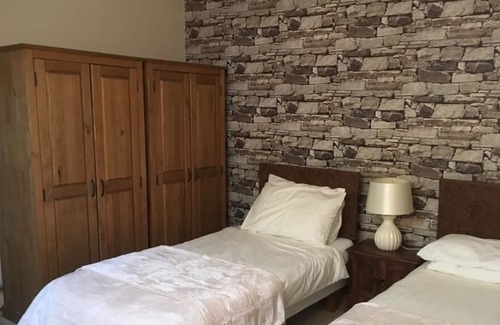 Le Sourn House | 1 of 4 Gites Le Ponto is a 2 bedroom Gite on one level once inside.