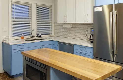 Lakeside Cottage | 1 or 2 Fun Cottages Sleep 2-10-20 People. Pool & Hot Tub. Steps to Beach + More
