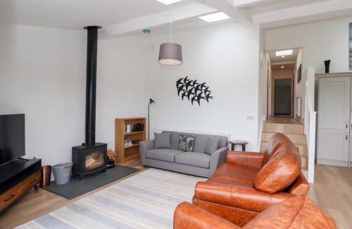 Dunstan House | 1 Orchard Cottages