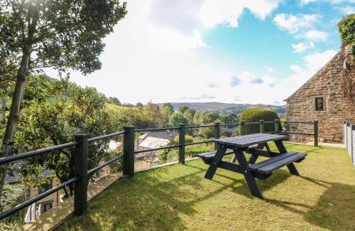 Hathersage House | 1 Orchard View