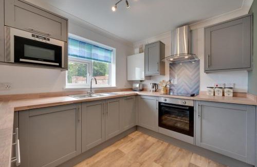 Theberton House | 1 Pump Cottages