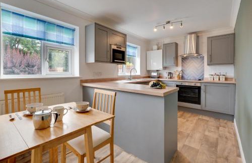 Theberton House | 1 Pump Cottages