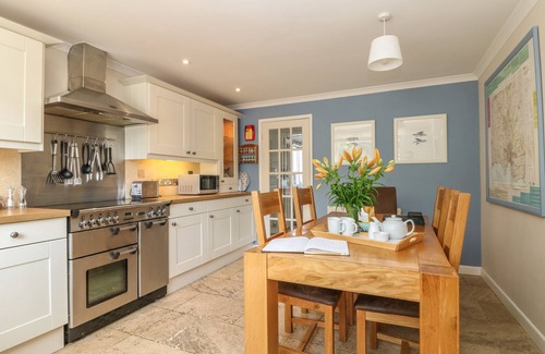 Calstock Cottage | 1 RIVER COTTAGE, pet friendly, with open fire in Calstock