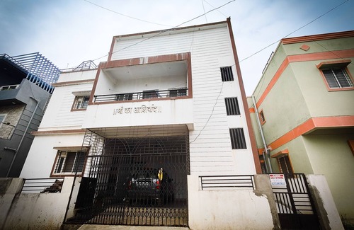 Pune Apartment | 1 RK Air Conditioned Furnished Unit Near Pune Airport