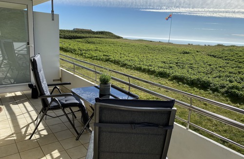 Wenningstedt-Braderup Apartment | 1-room apartment with direct sea view and approx. 40 m², for up to 2 people