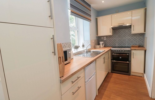 Old Bewick Cottage | 1 RODDAM RIGG COTTAGE, pet friendly, with open fire in Wooler