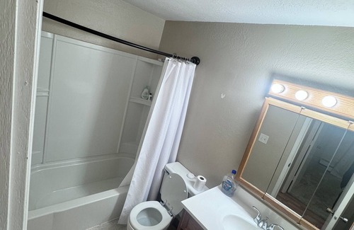 Russian Jack Park Condo | 1 room/3br condon<1mile away from UAA, hospital & costconLGBTQ & Pet friendly