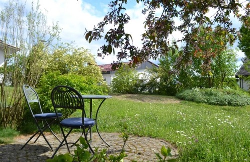Bermatingen Apartment | 1-room apartment Koch No. 2, shower/WC, 36 sqm, ground floor - Haus Koch