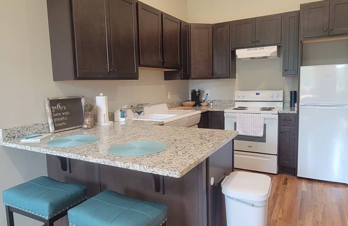 Stokes Apartment | 1 Room Studio Apartment-walking distance to coffee shop, restaurants, bars, etc!