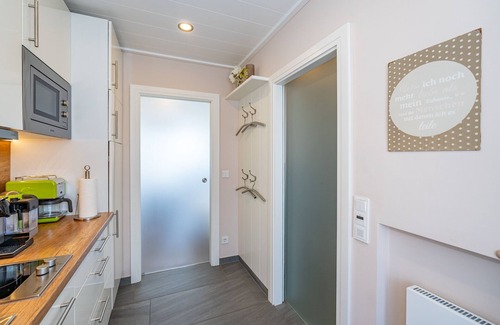 Westerland Apartment | 1-room vacation apartment with balcony in Westerland, right by the sea.