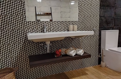 Allin Bed & Breakfast | 1 room with bathroom and breakfast near Urederra.