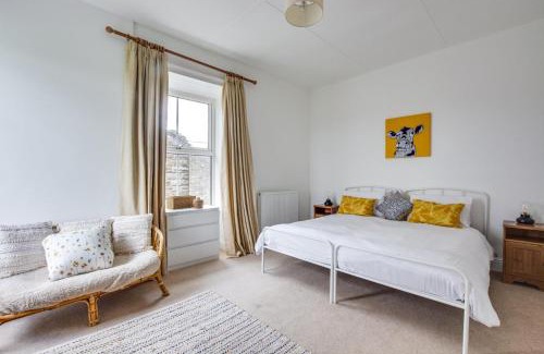 Hawes House | 1 Rose Cottage