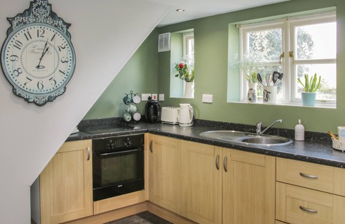 Pontesbury Cottage | 1 ROYAL OAK COTTAGES, pet friendly, with open fire in Longden