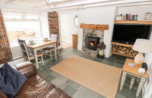Horton House | 1 Salt Cottage