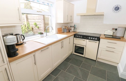 Horton Cottage | 1 SALT COTTAGE, pet friendly, country holiday cottage in Port Eynon