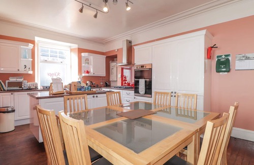 Cullen Cottage | 1 SEAFIELD STREET, pet friendly, character holiday cottage in Cullen