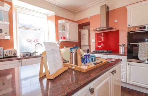 Cullen Cottage | 1 SEAFIELD STREET, pet friendly, character holiday cottage in Cullen