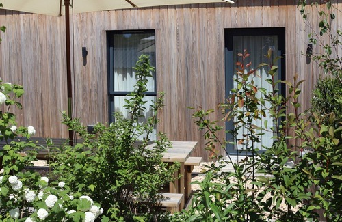 Chippenham House | 1 SEAGRY BARN @ NABLES FARM, family friendly in Upper Seagry
