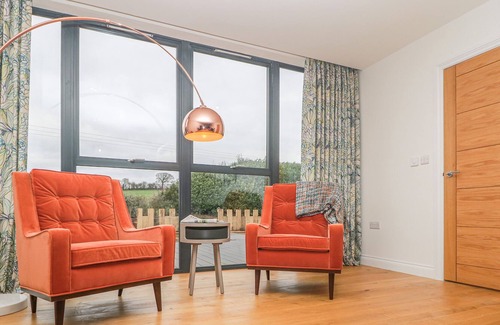 Chippenham House | 1 SEAGRY BARN @ NABLES FARM, family friendly in Upper Seagry
