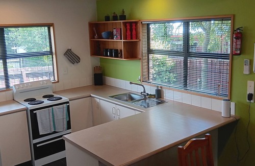 Hanmer Springs House | 1 St James : Centrally located 3 bedroom holiday house in central Hanmer Springs
