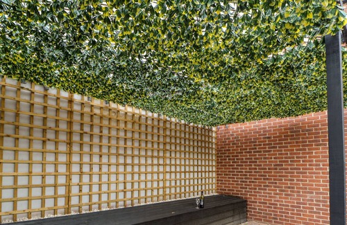 Wakefield Apartment | 1 ST. JOHNS NORTH APARTMENTS, romantic, with a garden in Wakefield