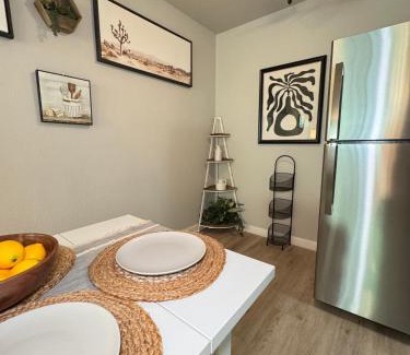 Old East Dallas Apartment | 1 STATE FAIR l DT Dallas l FIFA READY l Staycation 1Bd1Ba