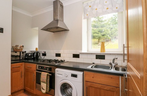 Foss House | 1 STATION COTTAGES, pet friendly, with open fire in Dalwhinnie