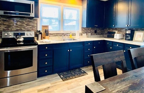 Plantsville Apartment | #1 - STAY WITH A SUPERHOST - BEAUTIFUL 3 BR APT!