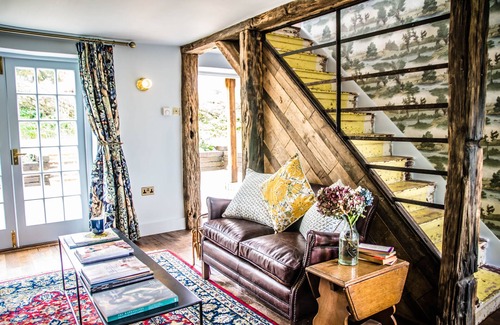 Warninglid Cottage | 1 Stonedelph Cottage - sleeps 4 guests in 2 bedrooms