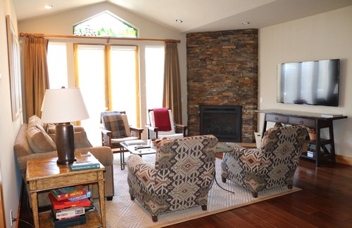 Ketchum Condo | 1 Story Baldy Views Elevator 5 Blks 2 Town Near River Run Lifts & Bike Path