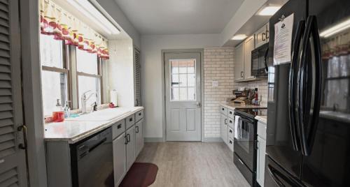 Helmsburg House | 1 Sweet Retreat