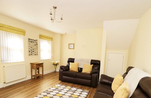 Hunton Cottage | 1 THE MEETING HALL, pet friendly, character holiday cottage in Hunton