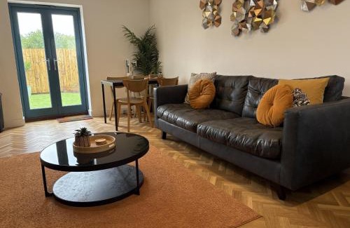 Frampton Cotterell Apartment | 1 The orchard - Beautiful Ground floor garden flat