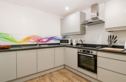 Glastonbury Cottage | 1 THE VAULTS, romantic in Glastonbury