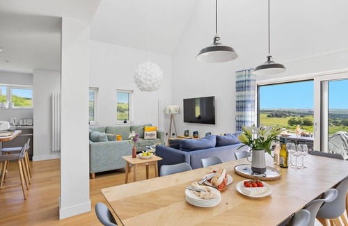 North Buckland House | 1 The Vista, Willingcott Nr Woolacombe - Hot tub/Pet friendly/On-site pool/EV Charger/Ecohome