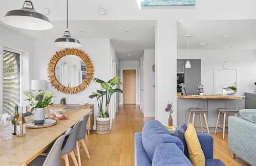 North Buckland House | 1 The Vista, Willingcott Nr Woolacombe - Hot tub/Pet friendly/On-site pool/EV Charger/Ecohome