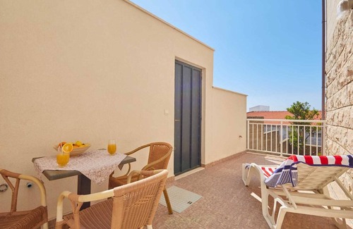 Montovjerna Apartment | 1 Triple room Villa Kate Dadić