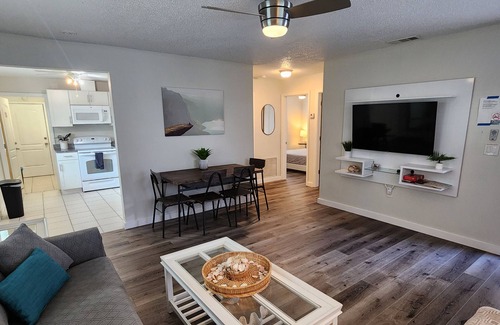 Warm Mineral Springs House | #1 Vacation near Mineral Springs