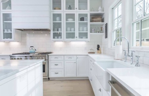 East Cesar Chavez House | #1 VRBO in Austin HEATED POOL, central to 6th and Rainey