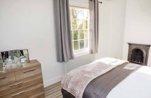 Upton upon Severn Cottage | 1 Willow Cottage, UPTON UPON SEVERN