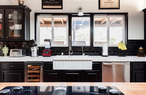 Camelhead Estates House | 10/10 Rated - 100+ Reviews. Heated Pool/Hot Tub. Pickleball Nearby. Home Office