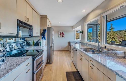 Glenwood Springs House | 10/10 Rated Luxury Retreat! Mt. Sopris Views, Hot Tub & Pac-Man Fun!