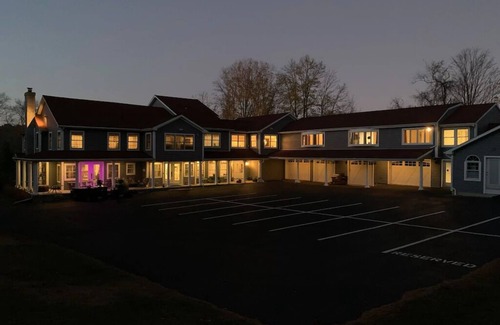 Marlborough House | 10,500 SF Luxury Estate 10 BR +11 Bath, Pool, Hot Tub