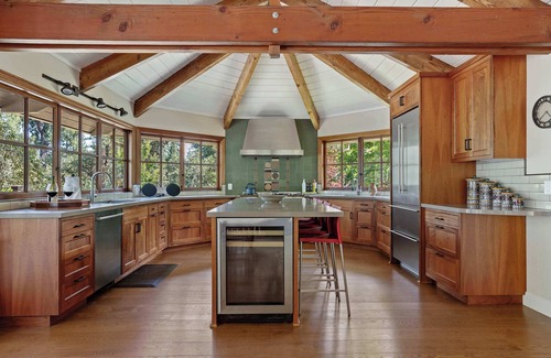 Freestone House | 10 Acre Estate w/Views | Teahouse | Pickleball