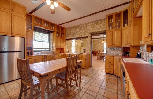 San Marcos House | 10-Acre San Marcos Vacation Rental about 6 Mi to TSU!