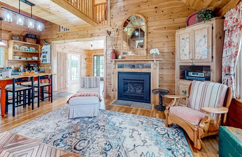 East Dover House | 10 acres of privacy with scenic views, custom art, game room & swimming pond