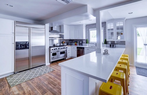 Southwest Anaheim House | 10 Bd Disneyland Pool Home WOW Frozen & Superhero Kids Rooms! Vacashine Homes!