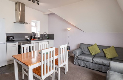 Bridlington Old Town Cottage | 10 BEACH VIEW @ BEACONSFIELD HOUSE in Bridlington